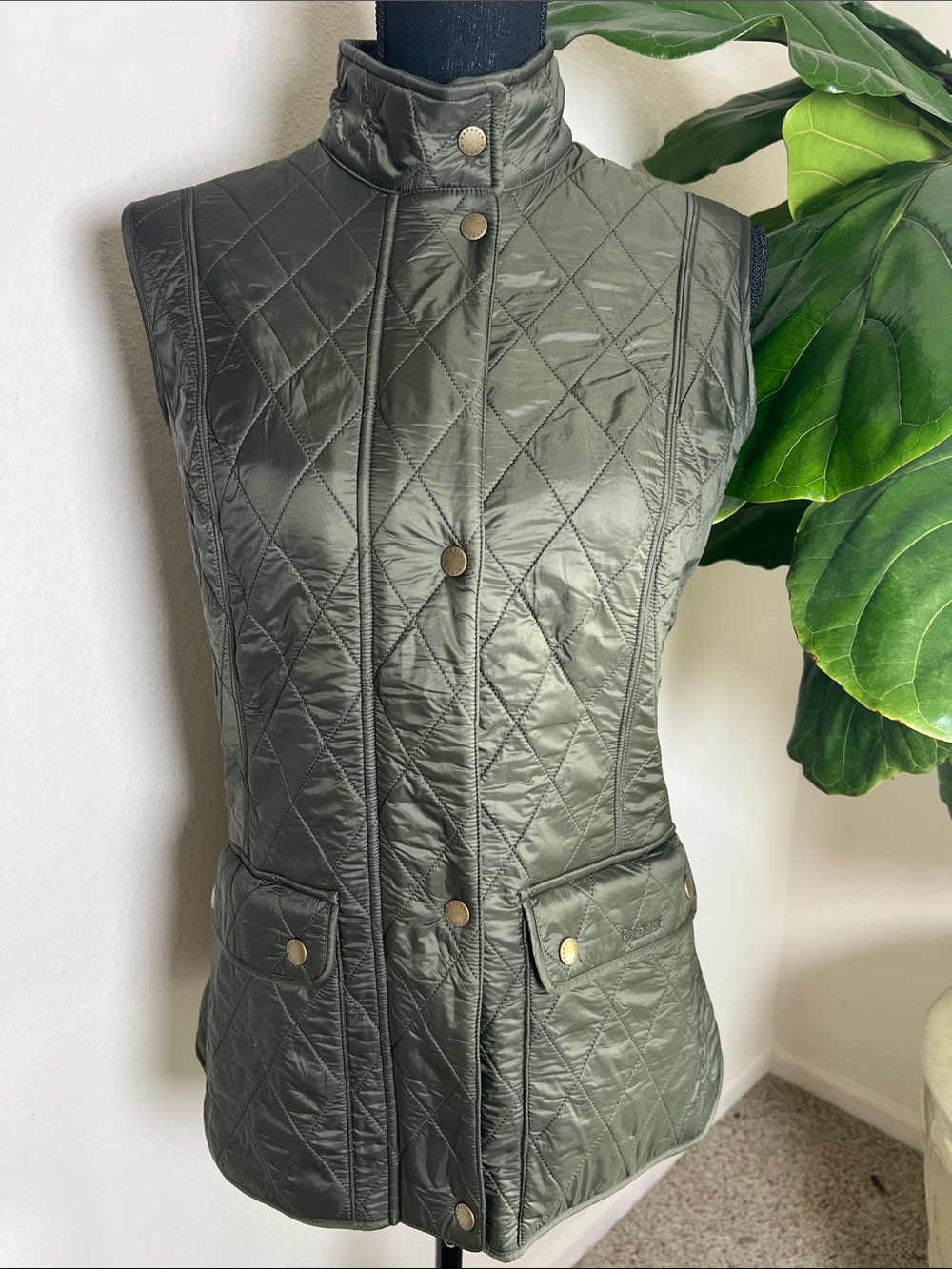 Barbour Women's Olive Green Otterburn Gilet Quilted Vest Fleece Lining Size 10